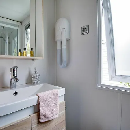 Lumini 4p 2bdrms Camping